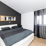 Апартаменты Fancy In Peaceful Area - *