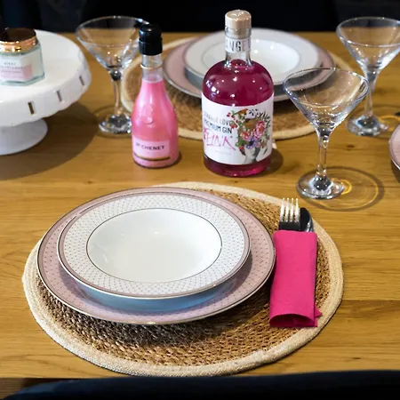 Fancy In Peaceful Area - شقة *