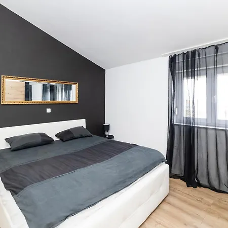 شقة Fancy In Peaceful Area - *