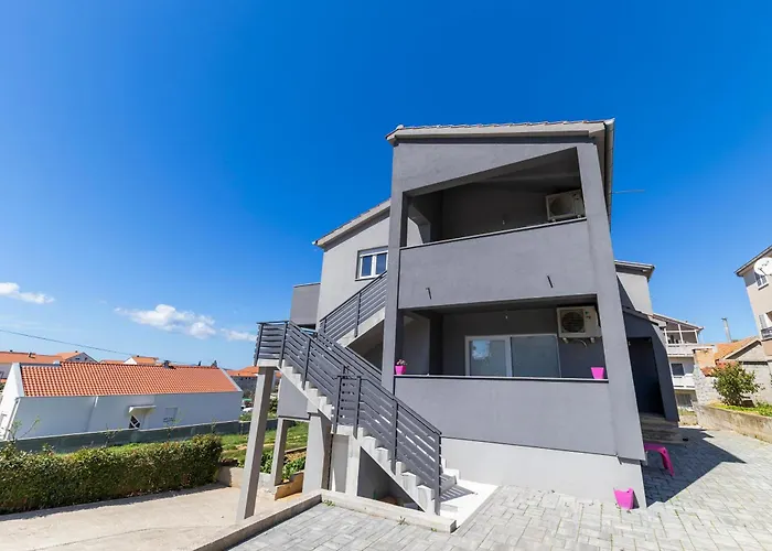 Fancy In Peaceful Area - 아파트