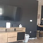 Fancy In Peaceful Area - Apartmán *