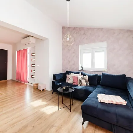 Apartmán Fancy In Peaceful Area - Zadar