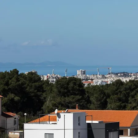 Daire Fancy In Peaceful Area - *