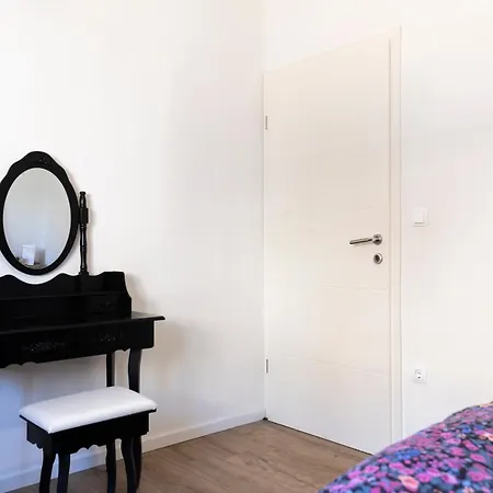 Daire Fancy In Peaceful Area -