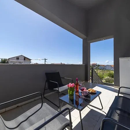 Fancy In Peaceful Area - *