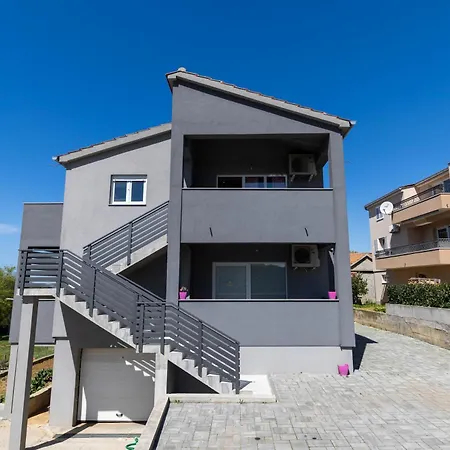 Fancy In Peaceful Area - Задар