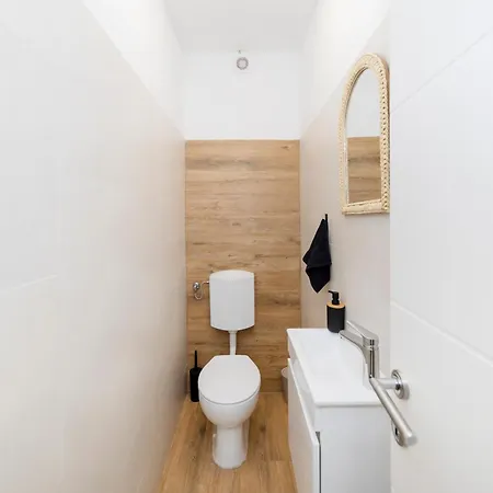 Daire Fancy In Peaceful Area -