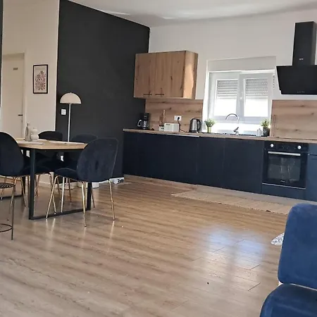 Apartamento Fancy In Peaceful Area -