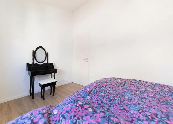 Fancy In Peaceful Area - *