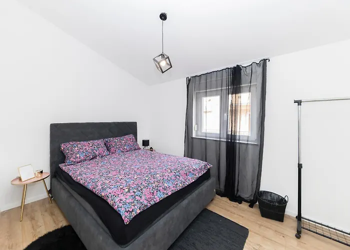 Fancy In Peaceful Area - Задар