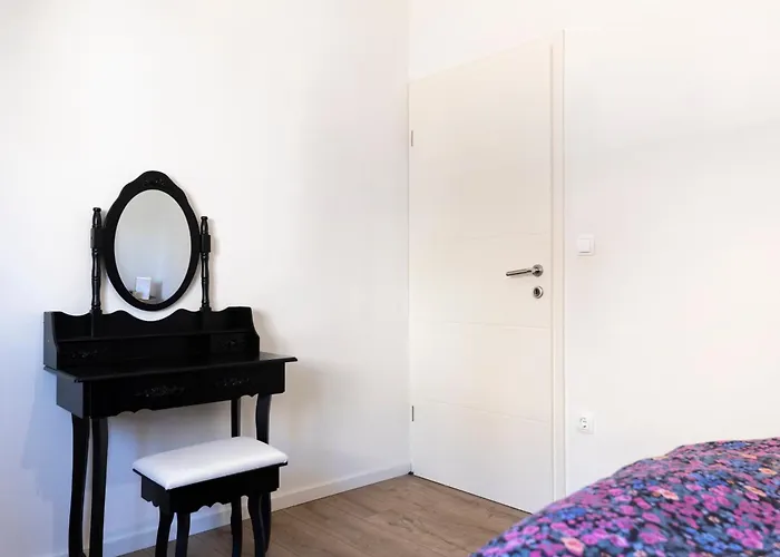 Apartment Fancy In Peaceful Area -