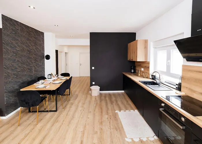 Apartment Fancy In Peaceful Area - *